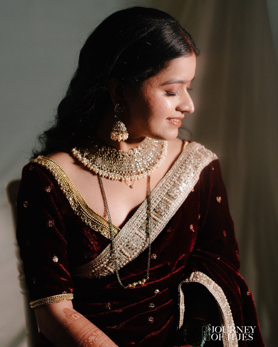 JennellLeeb8wl's tweet photo. Bride @vaidehisatam9
Groom @vedangmhatre13
MUA @styleby. diva
Photography @journeyofhues https://t.co/gJf8ORgKdI