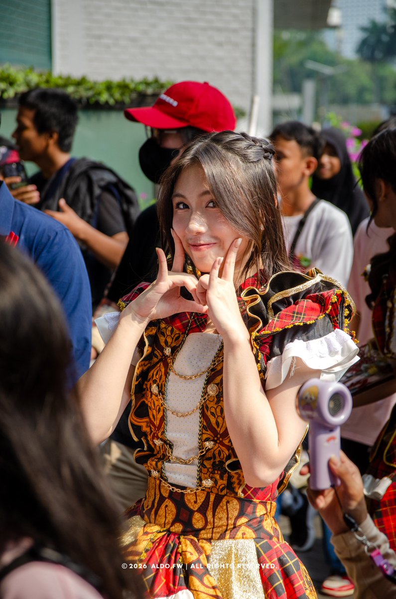 ReyyNotSimp's tweet photo. Finally found you~ ❤️

— @Michie_JKT48 at "Ayo Senyumlah!" CFD, Jakarta

20092026
Gate 6 GBK, Jakarta
#aldofw https://t.co/uhmkBz8Yed