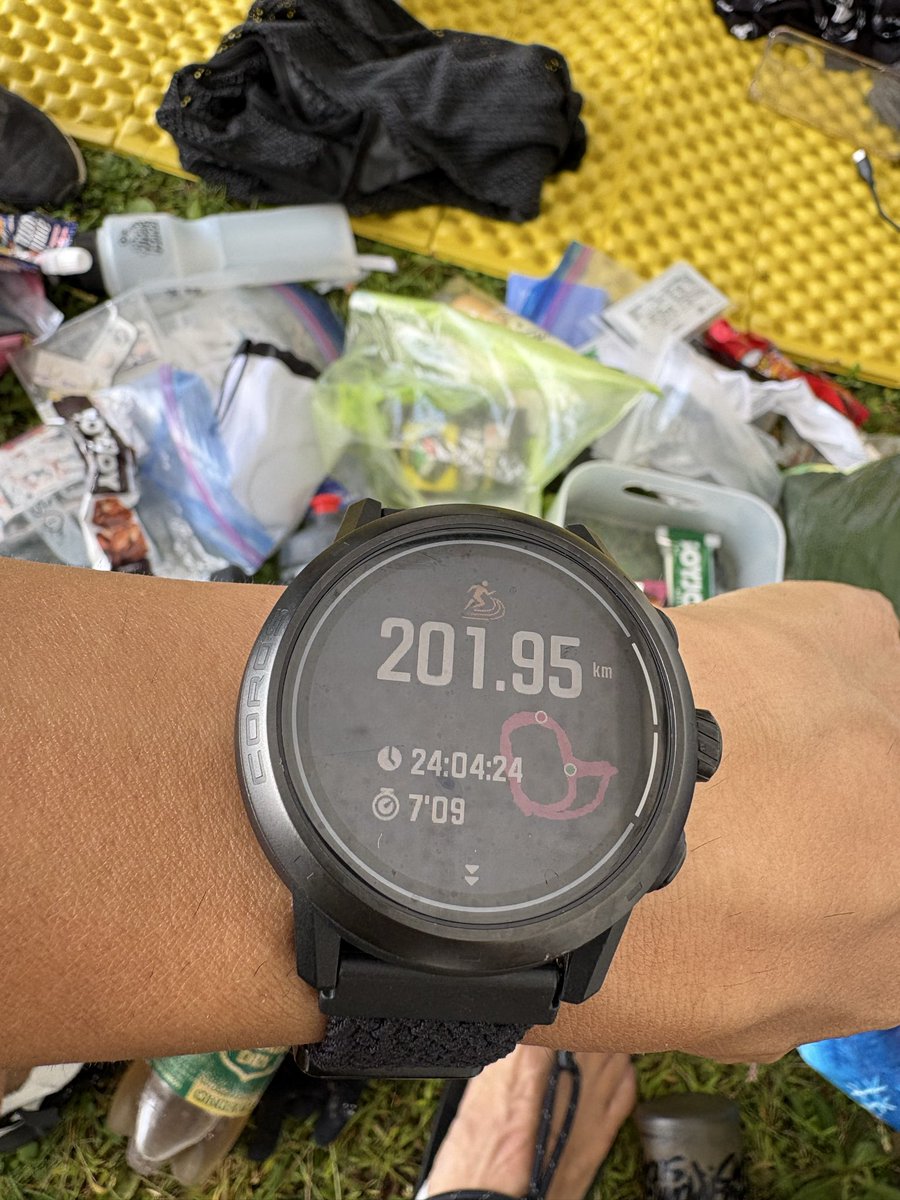 bufferin's tweet photo. 24h走終わりました。ギリギリ200km滑り込み！ https://t.co/d0RoTHYCFH