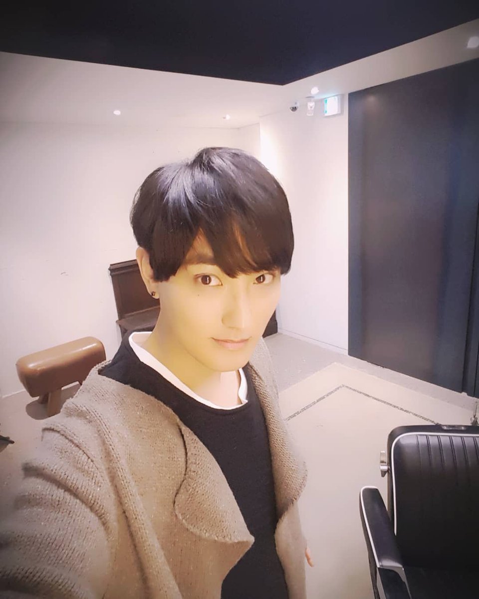 seoil0907's tweet photo. 하 안칠현 셀카 ㅈㄴ좋음 https://t.co/jzXhbo692P