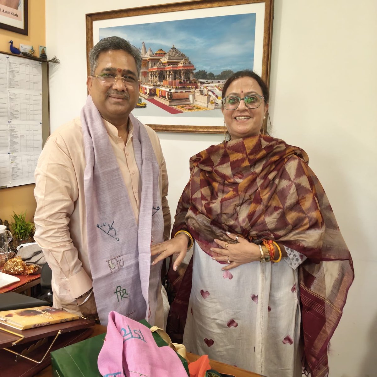 hakhoosulekha's tweet photo. संगठन-कौशल, दूरदर्शी सोच और अथक परिश्रम के धनी, भाजपा के राष्ट्रीय महामंत्री आदरणीय भाईसाहब श्री सुनील बंसल जी को जन्मदिवस की हार्दिक बधाई एवं शुभकामनाएँ। 💐🙏

प्रभु श्रीराम से आपके उत्तम स्वास्थ्य, दीर्घायु एवं यशस्वी जीवन की प्रार्थना करती हूँ।

जय श्री राम 🚩@sunilbansalbjp https://t.co/Rr3kSWcZ21