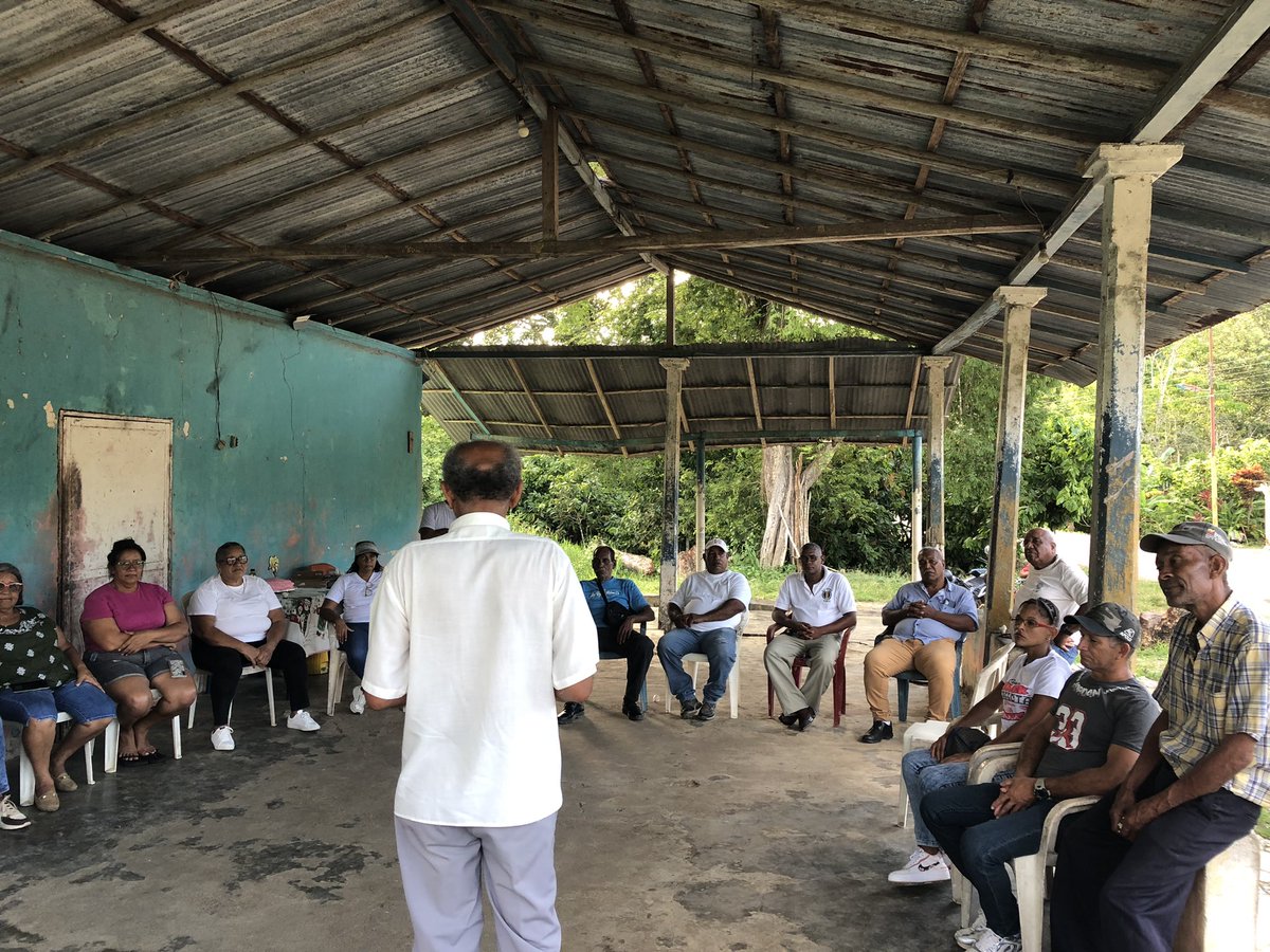 Arismendi_AD's tweet photo. ¡Gran cierre de la semana aniversario de Acción Democrática en la zona rural!
Con la mayoría de nuestros líderes de la zona, juramentamos los CAPS y celebramos el cumpleaños de nuestro partido. 
¡No quedará un solo sector, barrio y calle que Acción Democrática no organice! https://t.co/1Sn4Xvh2MX