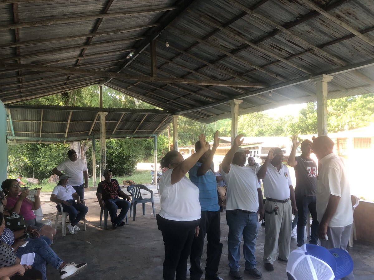 Arismendi_AD's tweet photo. ¡Gran cierre de la semana aniversario de Acción Democrática en la zona rural!
Con la mayoría de nuestros líderes de la zona, juramentamos los CAPS y celebramos el cumpleaños de nuestro partido. 
¡No quedará un solo sector, barrio y calle que Acción Democrática no organice! https://t.co/1Sn4Xvh2MX