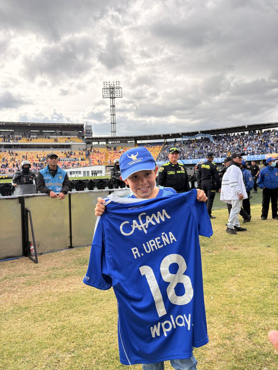 camila_millan06's tweet photo. #Ureña es todo lo que está bien en esta vida.
El hermanito de mi novio está de cumpleaños, le hicimos una cartelera y él nos escuchó 🥺
@MillosFCoficial 

#millonariosFC #FPC https://t.co/efi8ZsycAU