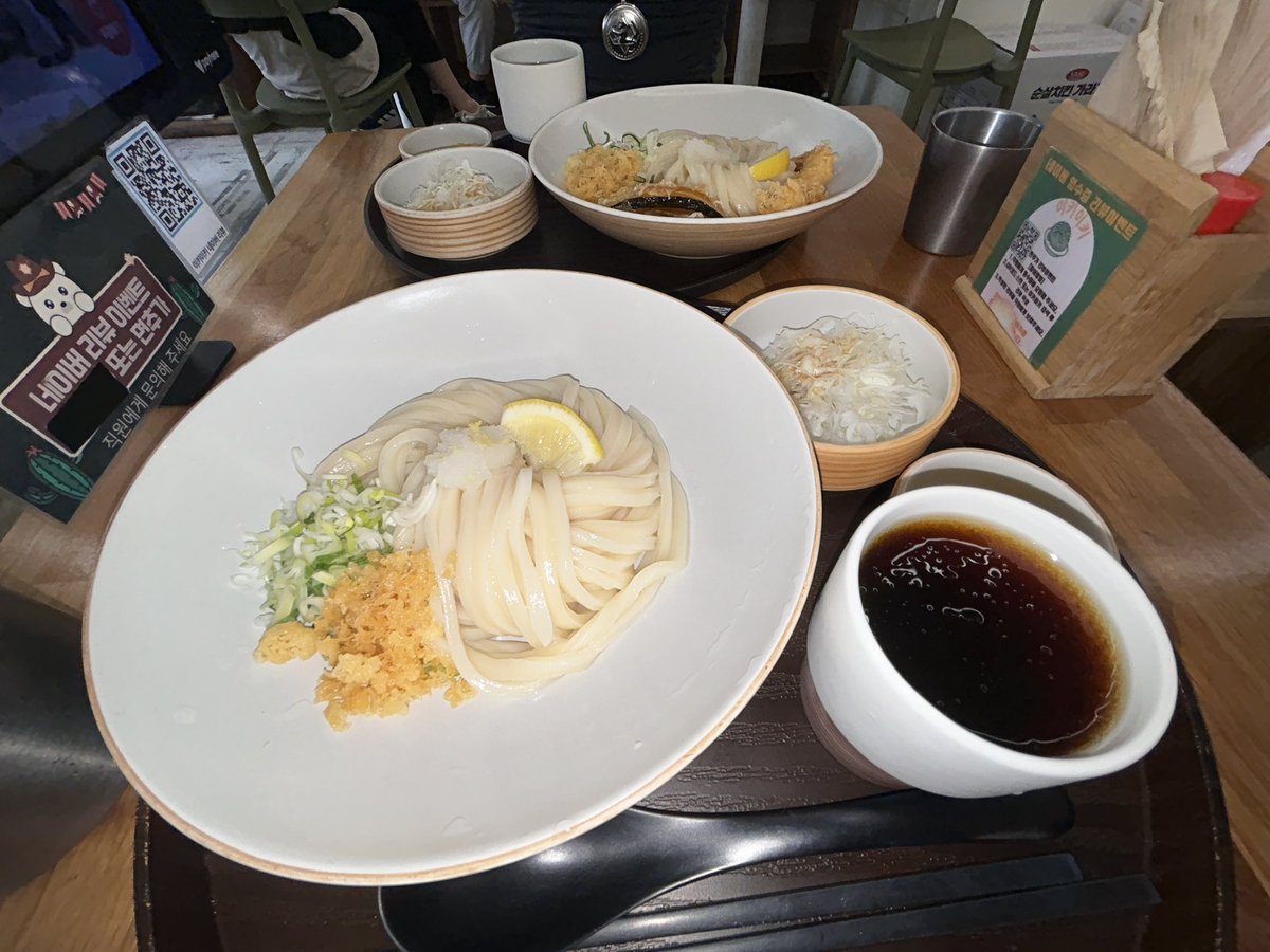 nompangibites's tweet photo. #푸드팽이트 
아침: 부대찌개
1차간식: 애플망고 반 조각
점심: 냉우동
2차간식: 코코넛깝히, 크로플
저녁: 페리카나 반반, 불닭볶음면 큰컵, 콜라 https://t.co/lx29STbVdC