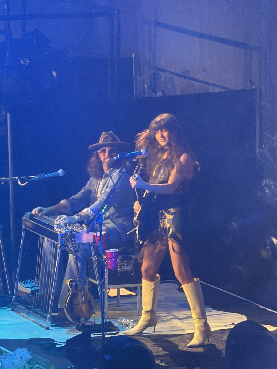 MikeTheProgram's tweet photo. Ella Langley concert in Jacksonville was a bunch of fun tonight. Super worth it 😃 https://t.co/Q0vkezLGRW