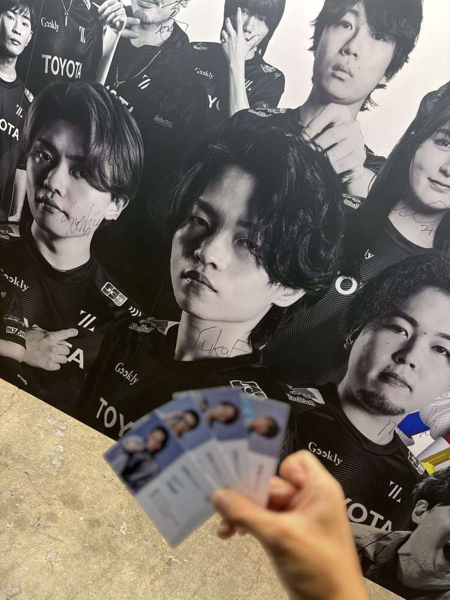 yg7852's tweet photo. ミーグリよかったー！！
名刺貰ったの嬉しい 
どうも~って話したら おぉパリのって言われた
#ZETAWIN ⚡️ https://t.co/CVMR1Fl1SZ