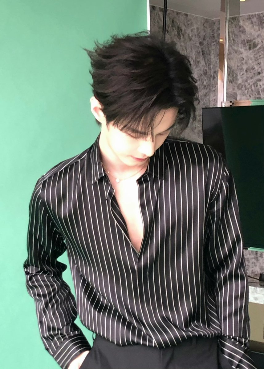 1k_happy_'s tweet photo. 260920 何与语音正在接听 웨이보 

HOURGLASS 

#하여 #何与 #HeYu https://t.co/7KQpm2k22w
