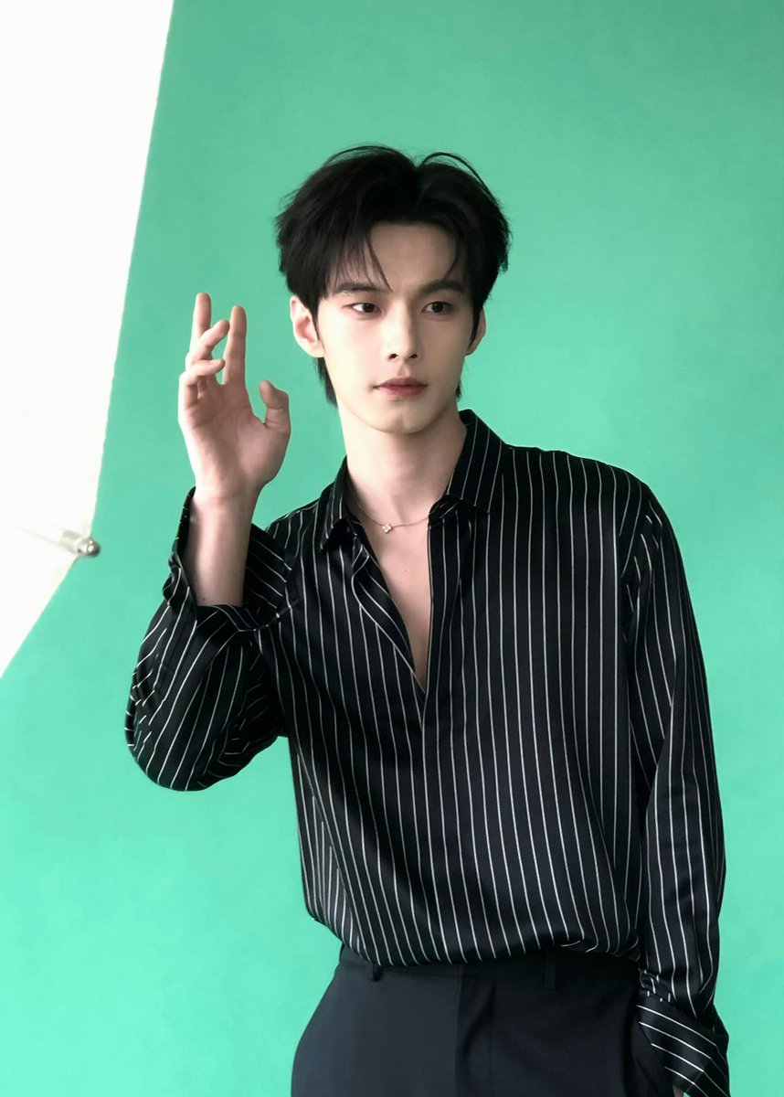 1k_happy_'s tweet photo. 260920 何与语音正在接听 웨이보 

HOURGLASS 

#하여 #何与 #HeYu https://t.co/7KQpm2k22w