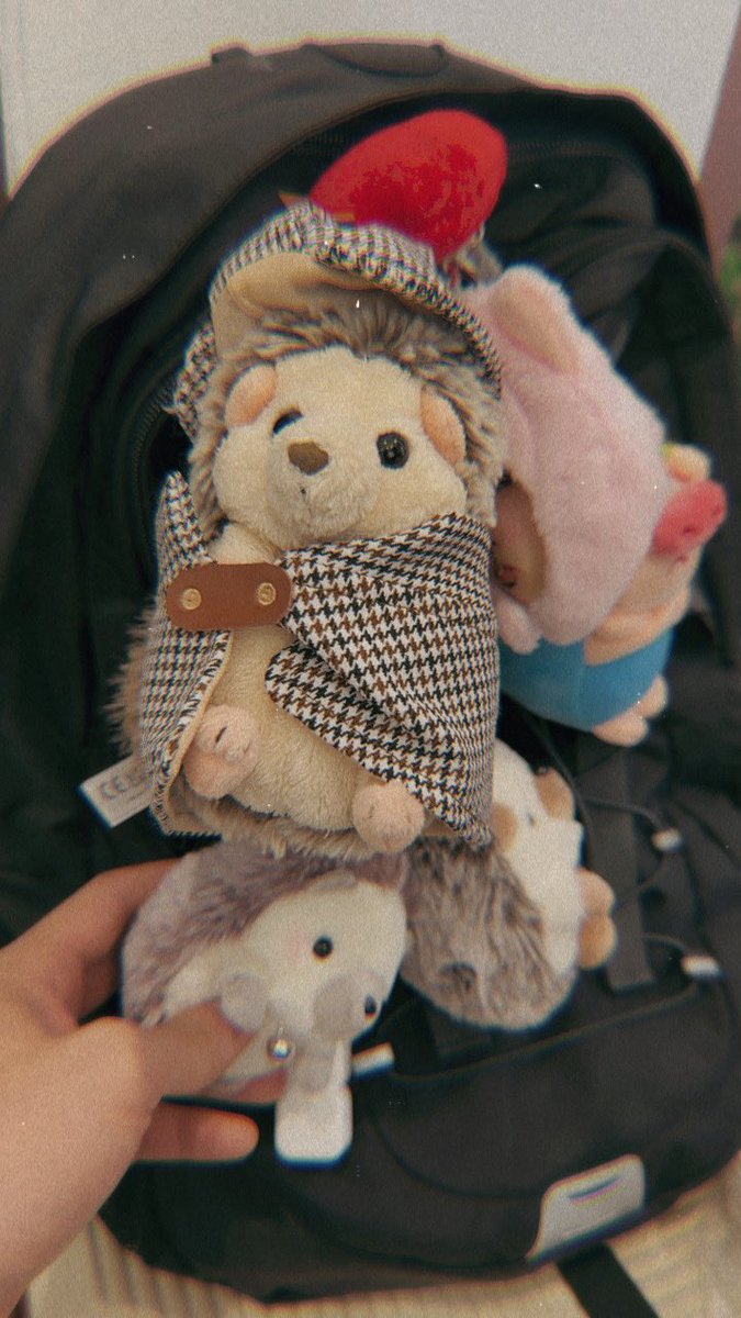YaMaPear's tweet photo. 😭 คอมพลีทชีวิตติ่ง เห็นตุ๊กตาที่กระเป๋าน้อง

(ฉันตื่นสาย ฉันดีใจดีเลย์ 😭)

เด็กที่น่ารักที่สุดคนนี้ #Hengmarkii ❤️🧒🏻🤏🏻 https://t.co/9v47YMPMx3