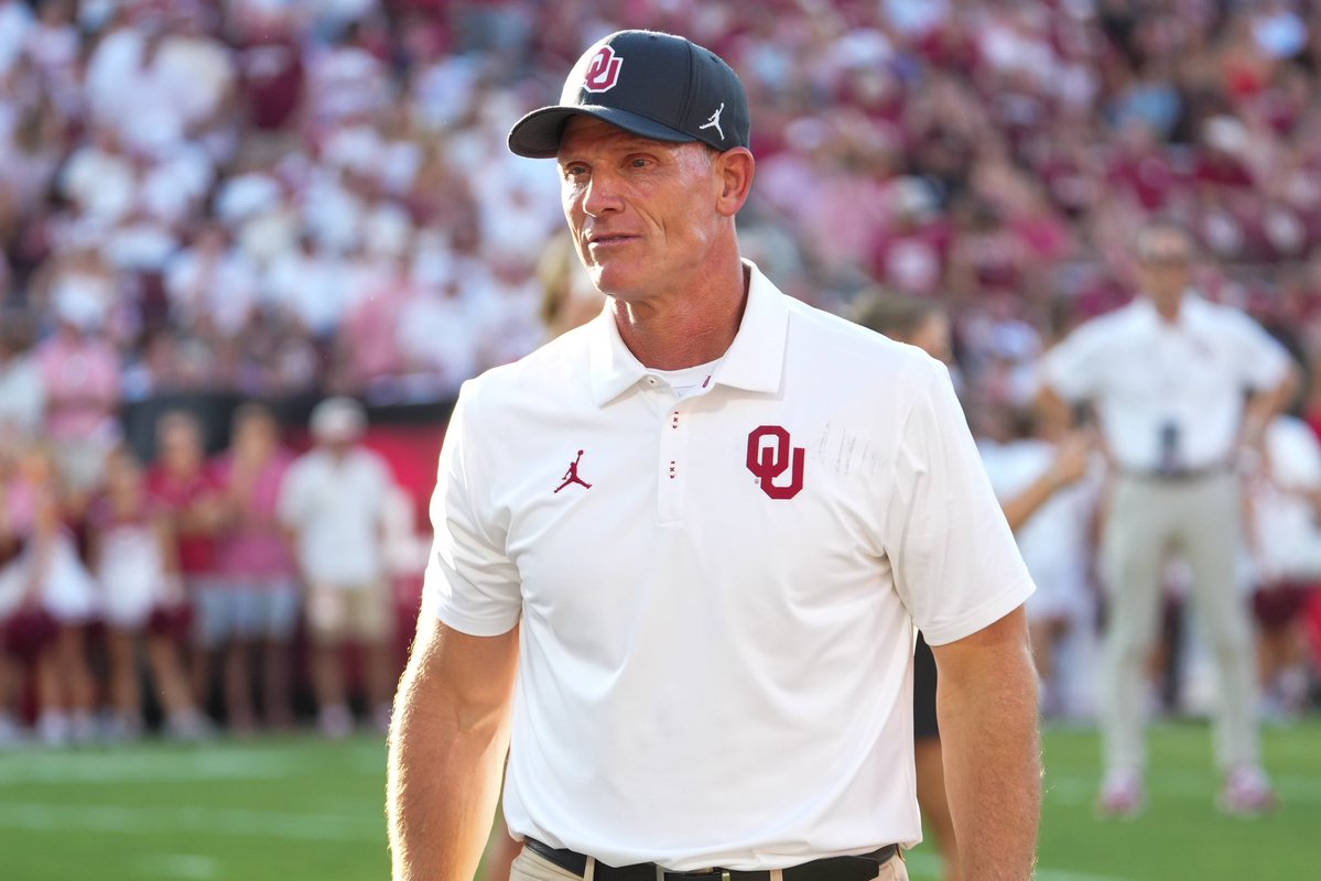 BrodyLusk247's tweet photo. Brent Venables on the #Sooners offense:

“We haven’t gotten into a rhythm with much of anything. We’re just too erratic and not consistent enough. We’re our own worst enemy, and that’s very discouraging.” https://t.co/pq7xC9HrBJ