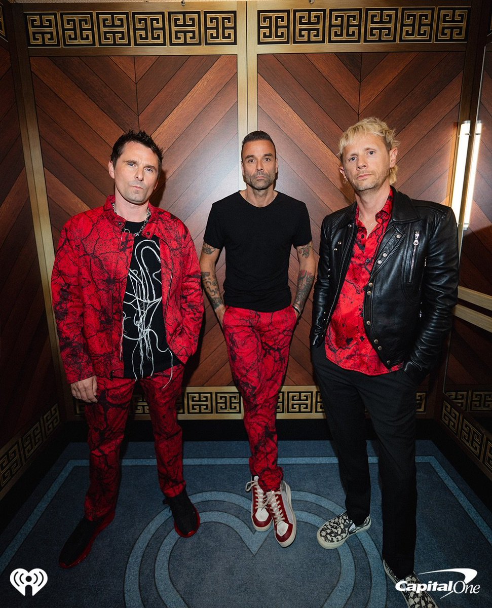 muse_argentina's tweet photo. 🤩🔥 AHORA: ¡MUSE en la antesala del iHeart Radio, en un rato en vivo por Disney+!
¡No se pierdan el show en vivo! #MuseLive https://t.co/aQM6UzrD3J