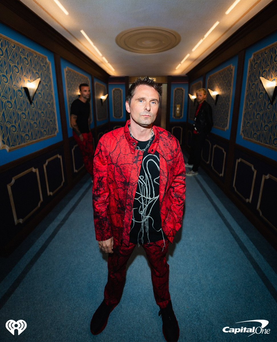 muse_argentina's tweet photo. 🤩🔥 AHORA: ¡MUSE en la antesala del iHeart Radio, en un rato en vivo por Disney+!
¡No se pierdan el show en vivo! #MuseLive https://t.co/aQM6UzrD3J