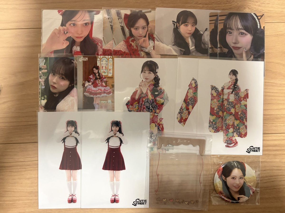 R3adhz's tweet photo. きゅーすと 交換 CUTIE STREET くじ すきくじ LARME FES 生写真 Ｃ賞 硬質ケース チェキ 缶バッジ

譲　古澤 佐野 川本 増田

求　板倉

TikTok、LARMEはTikTokまたは同異種LARME
その他板倉なんでも https://t.co/Z4illCmI4J