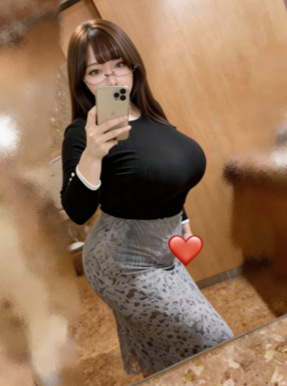 KrageMichael's tweet photo. 42歳未婚です。
お世辞抜きでまだイケるよ！
って人はいますか？🥲 https://t.co/M6b6tVYAl1