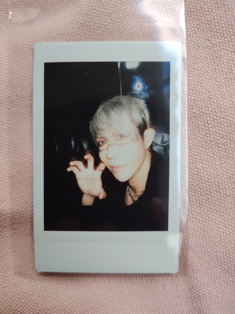 maririnrinringo's tweet photo. チェキ交換お願いします

譲:画像の物(新潟で出たものです)
求:樽美酒研二

よろしくお願いしますm(_ _)m

#ゴールデンボンバー
#厄年祭
#チェキ https://t.co/WDGZyDInSB