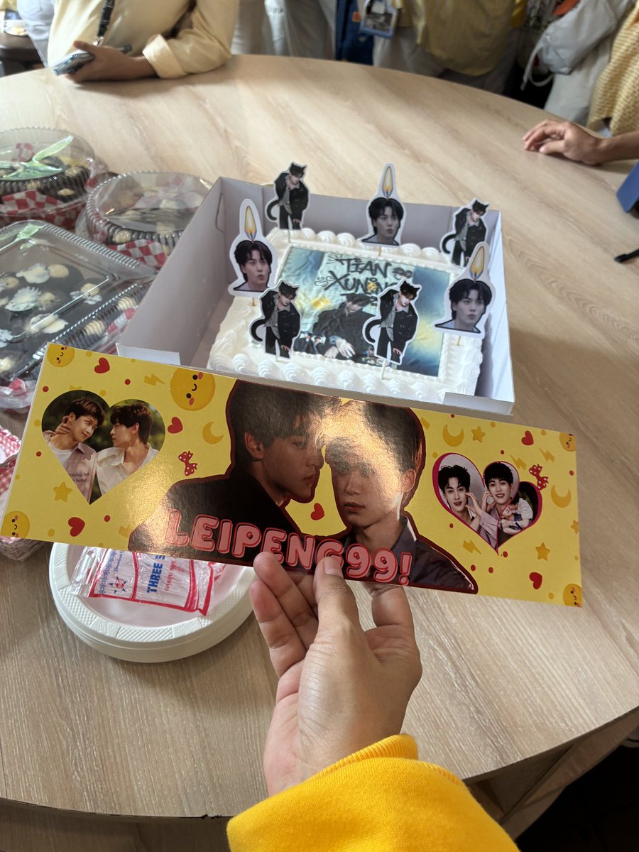 inaokem's tweet photo. Dapet Freebies lucuk dan Makan Kue 🍰 sepuasnya di Cafe Biki Coffee Sudirman 😋

Thanks a lot Mimi-mimi @TianZiyuEvent @Ay_chimchim13 @leipeng_99_TZ 😘💛

#tianxuning 
#HappyXuningDay #田栩宁  #TianXuningLEDinJKT #tianziyu https://t.co/YtypSQkcmt