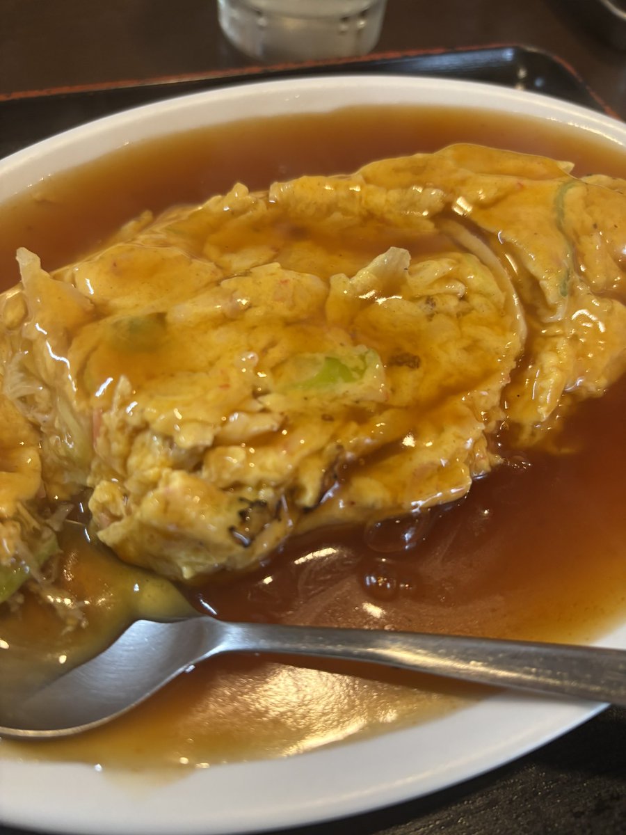 acenobu's tweet photo. 初めて食べた蟹玉はオムレツスタイルだった https://t.co/btf3bzQYp4