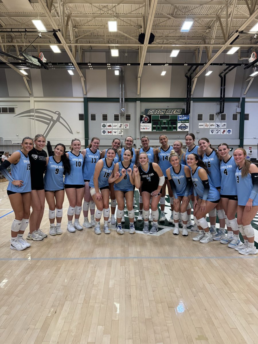 UIU_Volleyball's tweet photo. Congratulations to our setter, Grace Fruzen, on surpassing 1,000 career assists! We are so proud of you🤍🦚🏐 https://t.co/RjpWS7n3sr