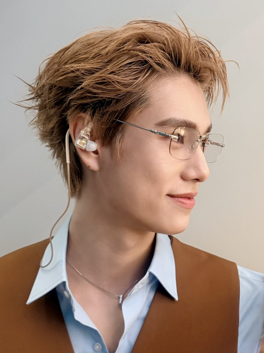 aohtorranit's tweet photo. ลุคนี้แม่ๆเดรสกันมั้ยคะ 😊 #skinoxyxphuwin @phuwintang #phuwintang 😊 https://t.co/cuxER8Q68k
