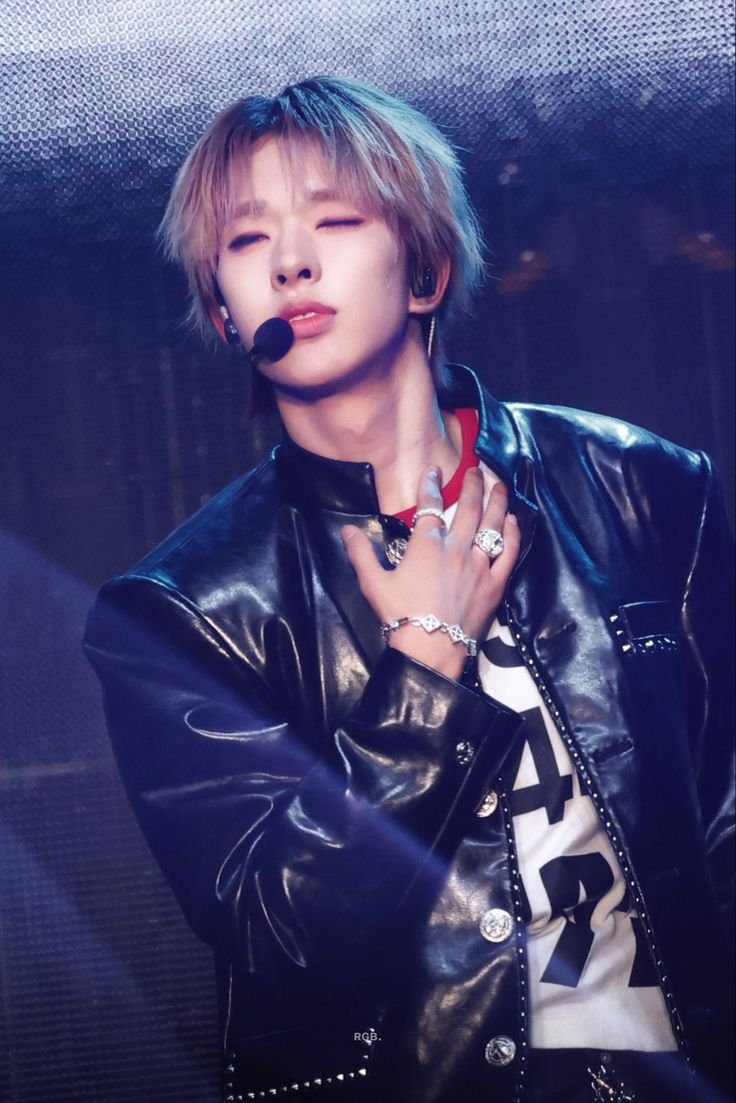 hanhyuixz's tweet photo. momoz au ; 

onde hyui é o maior criador de au's no fandom dos nexzudos, a unica coisa que ele não esperava era que tomoya lia todas suas histórias e faria seu máximo para realizar todas as mirabolantes situações com seu querido fã na tentativa de conquista-lo. https://t.co/eAl3jFB9wZ
