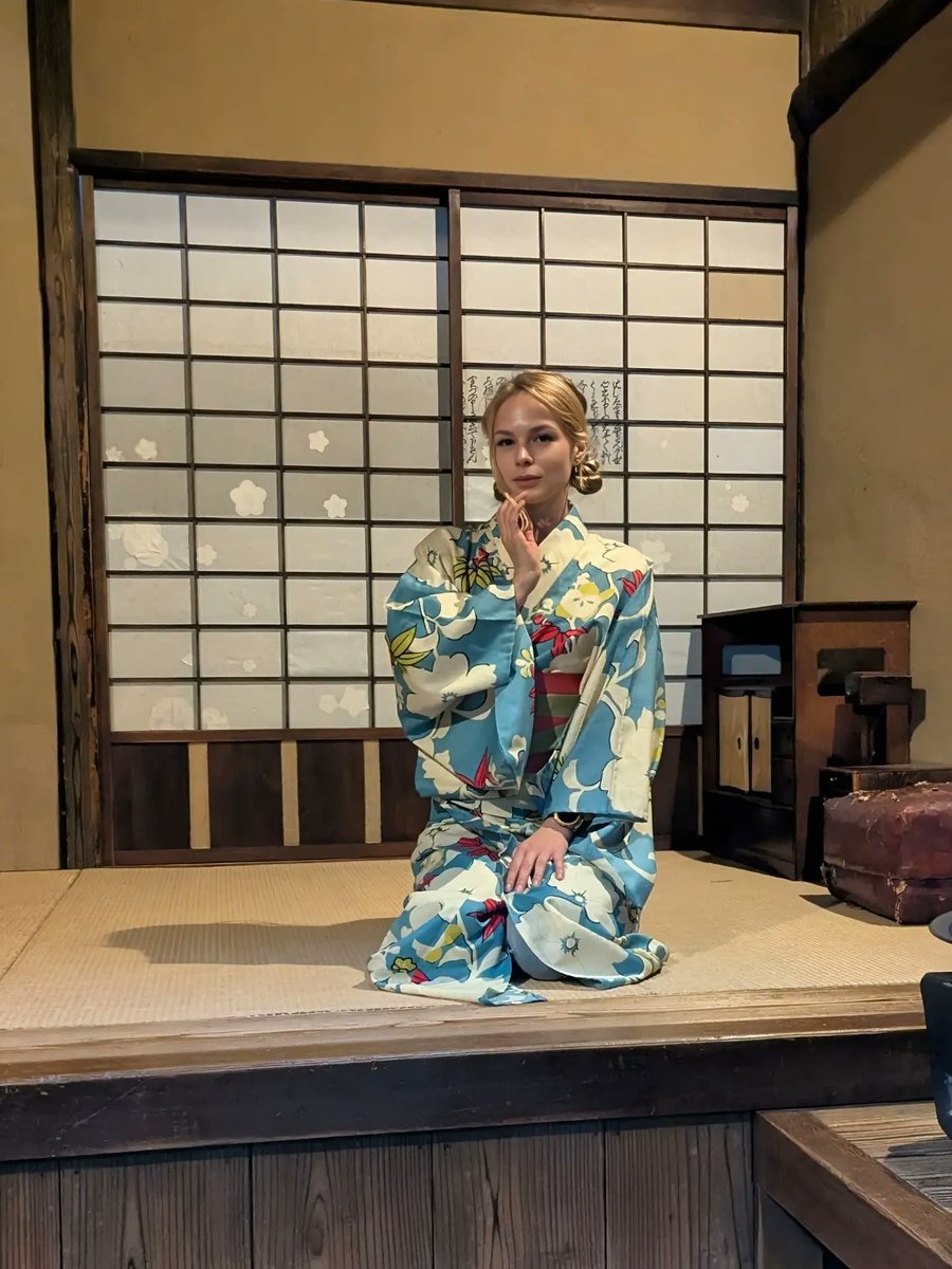 StaceeTebo7k's tweet photo. Wearing a kimono is not about dressing up. It’s about slowing down, soft movements, and quiet presence. I loved how everything felt calmer, even my thoughts. Maybe that’s the magic https://t.co/K0zFxuR5hw
