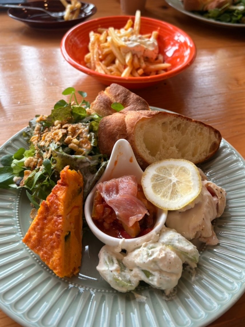 HbHcci's tweet photo. 今日のお昼ご飯です。

ちょと贅沢しました。 https://t.co/Mx81UgvarO
