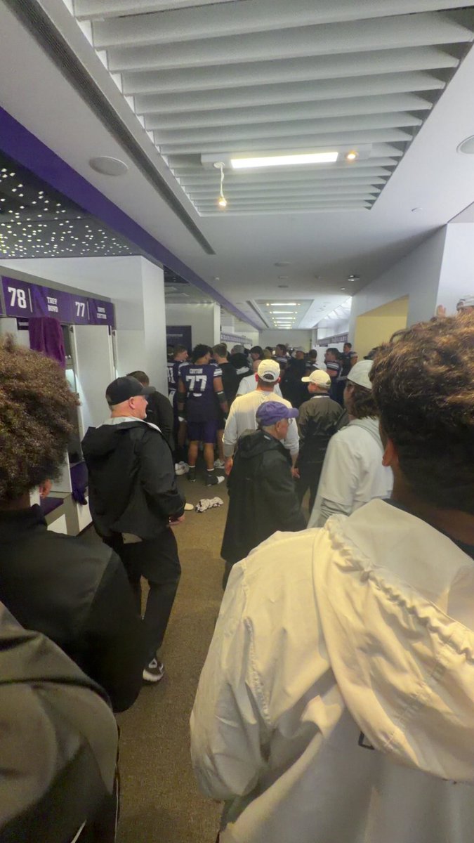 Mark__williams_'s tweet photo. Thank you @NUFBFamily for the Gameday invite! Had a great conversation with Northwesterns WR coach @ArmonBinns , and big thanks to @CoachJ_NUFB and @PetersNUFB for the hospitality. Had a great time! 💜🐾

@OfficialNCHSFB @AllenTrieu @EDGYTIM @PrepRedzoneIL @scottybscout @nielstopczynski @on3 @Rivals