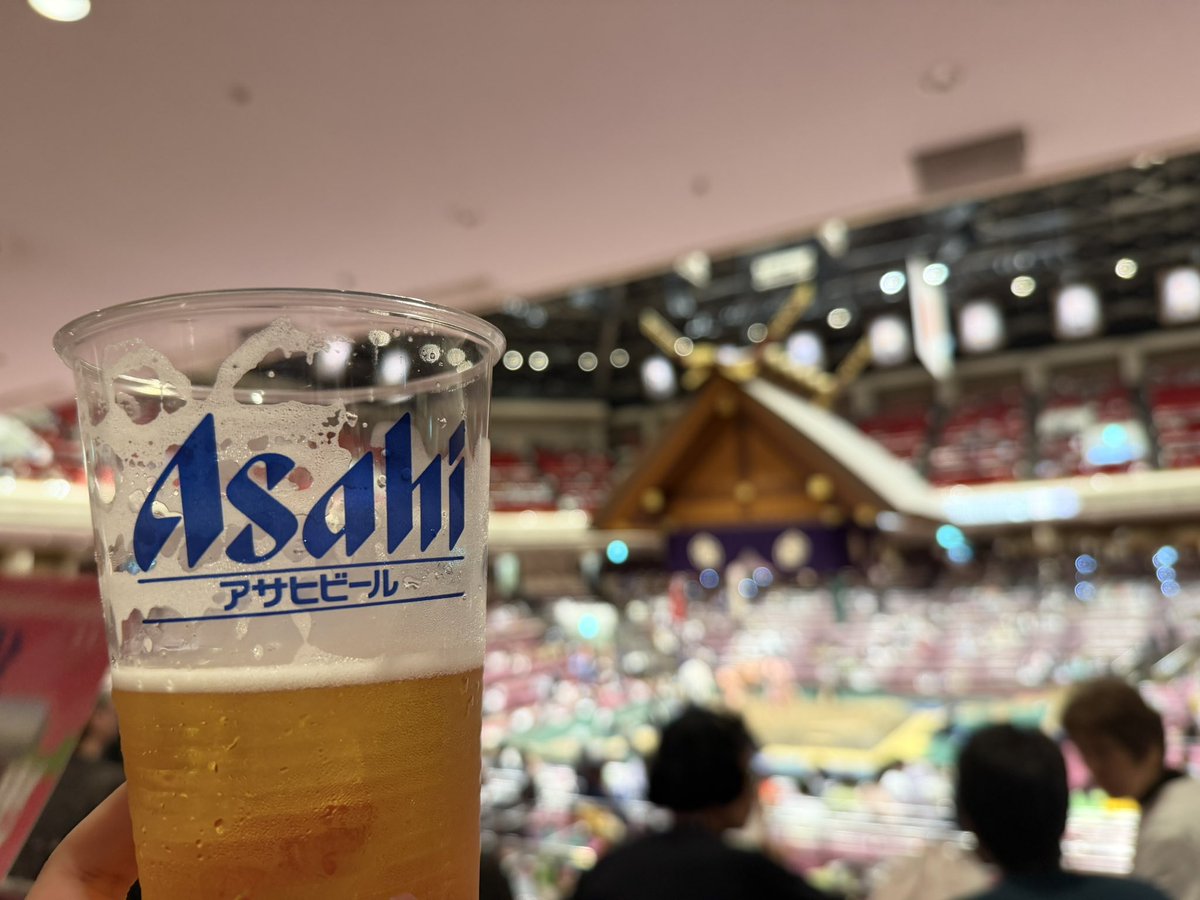 301_fctokyo's tweet photo. 勝者なので酒がうまい(写真撮る量じゃない) https://t.co/pYQn3Kh0MK