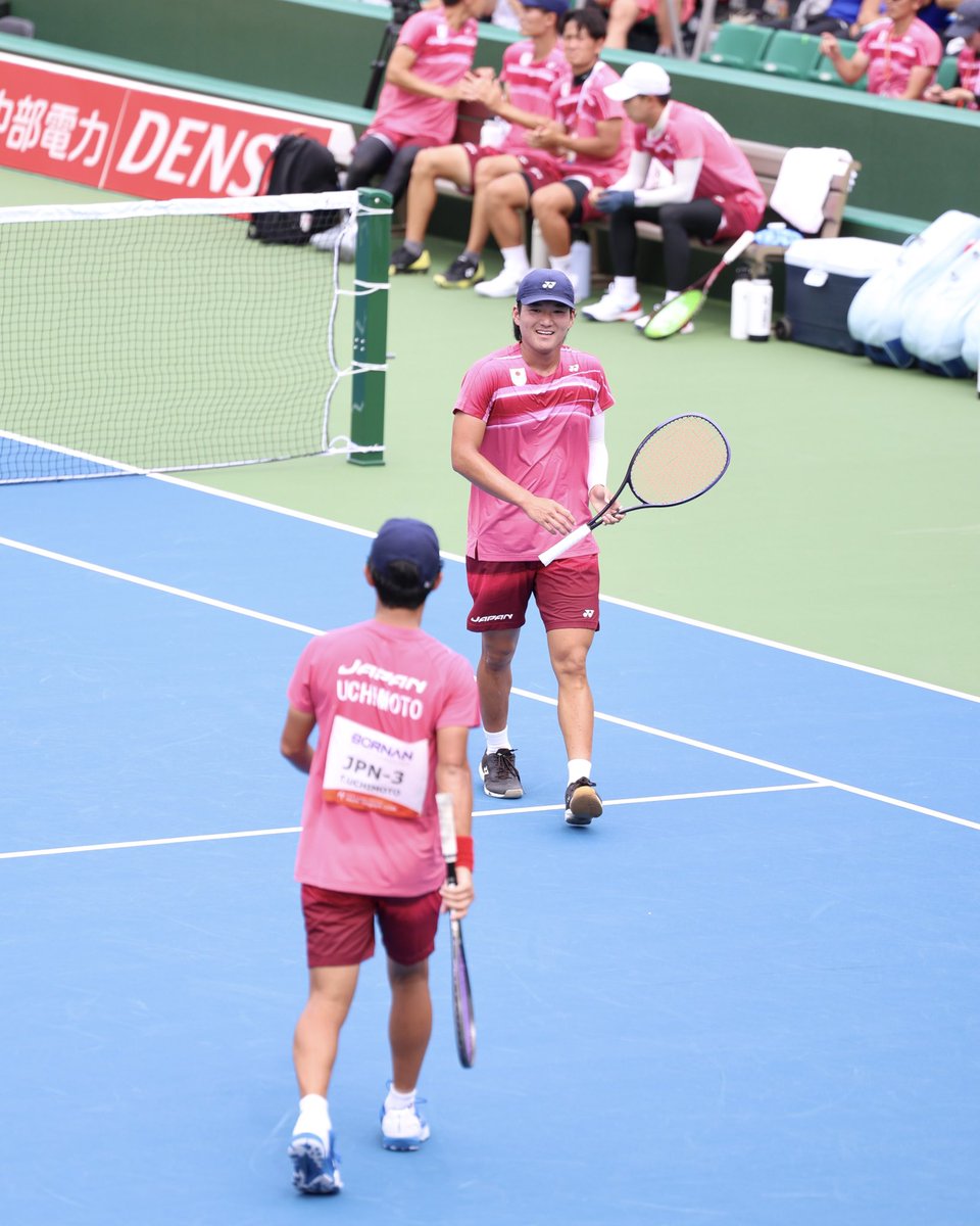 softtennis_mag's tweet photo. 🏆名古屋アジア競技大会🏆
《男子国別対抗準決勝》
日本②-0インドネシア
内本・黒坂につづきシングルス上松俊貴が勝利し日本の決勝進出を決めました！ https://t.co/jDiz2WjYrN