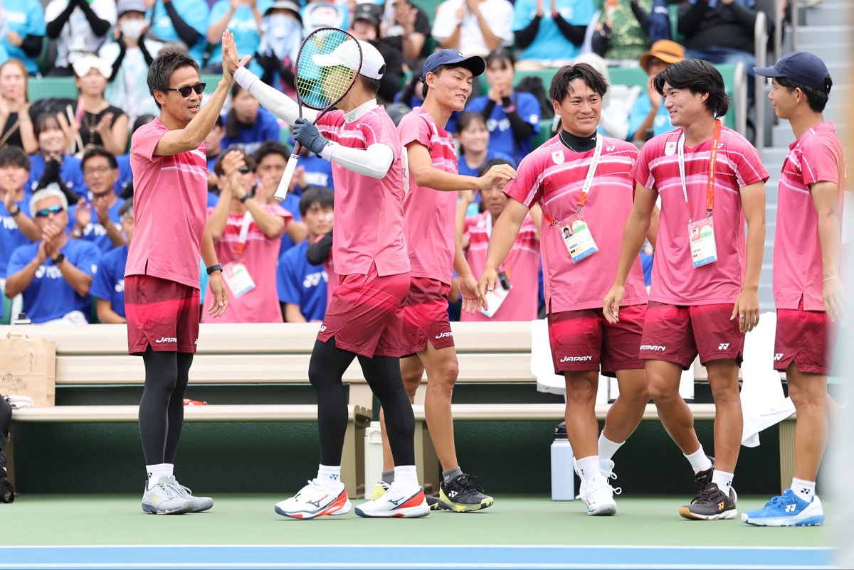 softtennis_mag's tweet photo. 🏆名古屋アジア競技大会🏆
《男子国別対抗準決勝》
日本②-0インドネシア
内本・黒坂につづきシングルス上松俊貴が勝利し日本の決勝進出を決めました！ https://t.co/jDiz2WjYrN
