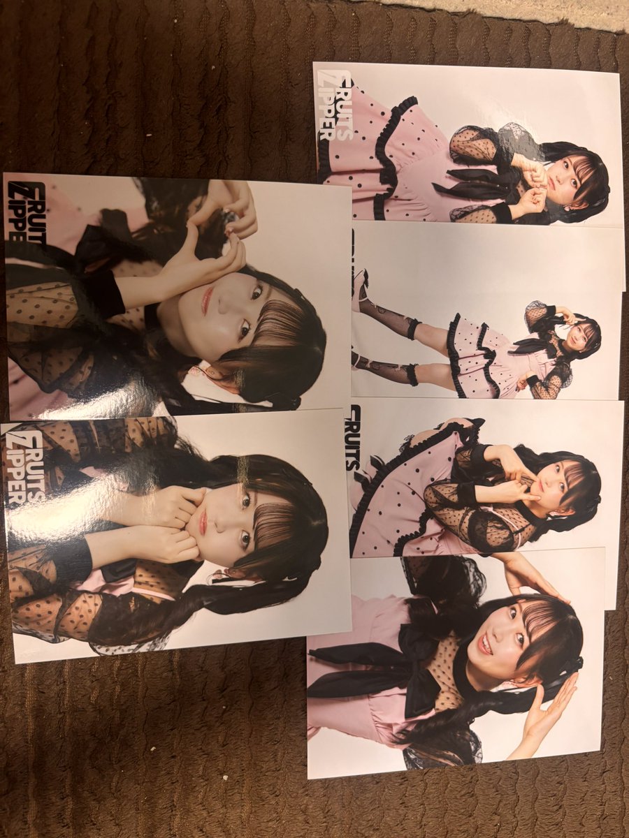 nao_chikawa's tweet photo. 松本かれん 生写真 引き取ってくださる方募集しています。(ツリーに続きます)

〇画像ごとの纏めてのみ
〇希望額ご提示ください(リプorDM)

①ケープ衣装3枚
②着物8枚(コンプ＋サイン入1枚)
③BLT8枚(コンプ＋サイン入2枚)
④バレンタイン衣装6枚 https://t.co/eeSt7wqf8C