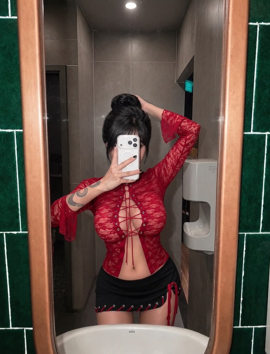 Qstraw_'s tweet photo. --- yang videoin 💋 https://t.co/KXWZQWAb7o