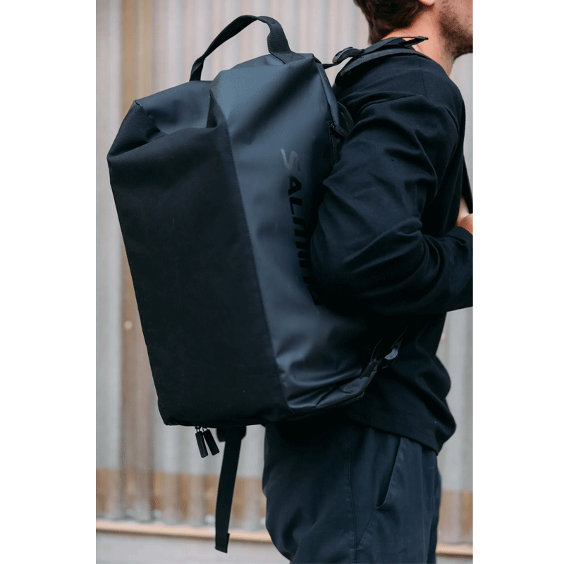 SalmingJapan's tweet photo. SALMING 「ダッフルバックパック」です✨

ダッフルバッグとバックパック、両方の機能を持っているバッグです💁

◆商品はこちらから
https://t.co/hQKhhYaRkz

#salming #バッグ #ダッフルバッグ #バックパック#スウェーデン https://t.co/rbpdlDPZxg