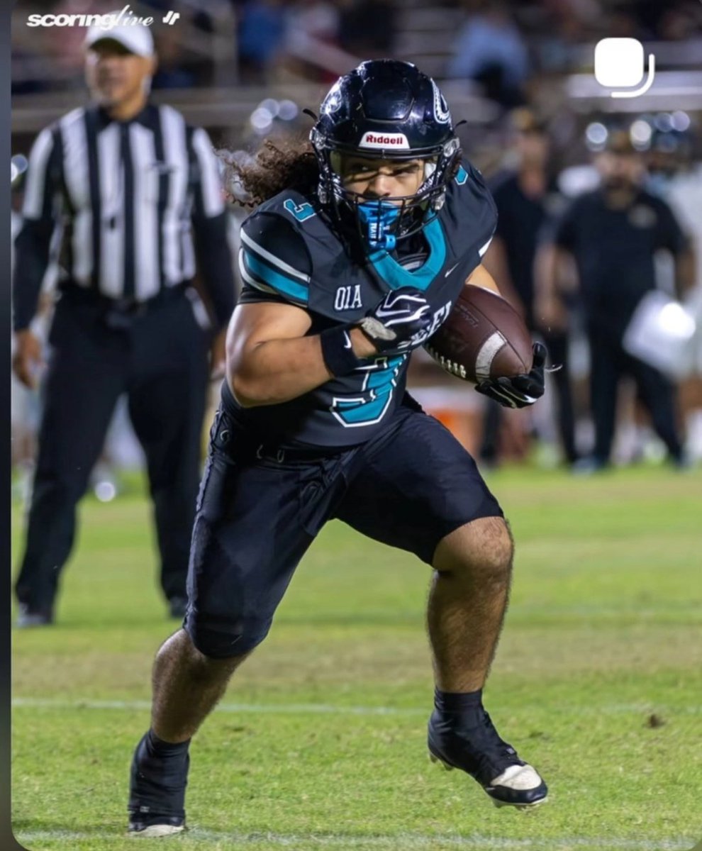Chazz_Kapahu3's tweet photo. Last nite we played against Leilehua HS. I made 2 TD. https://t.co/3EDyzq1TXj
