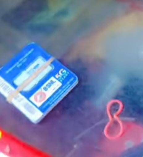 Neend_Ki_Rani's tweet photo. BSNL SIM not available in the shop today... 

My friend had to port her SIM from Airtel to BSNL, so she went to 5 shops, but the SIM was not available at any of them. 

BSNL's network is different from Airtel and Jio... Read news https://t.co/PtOhNsCrMT