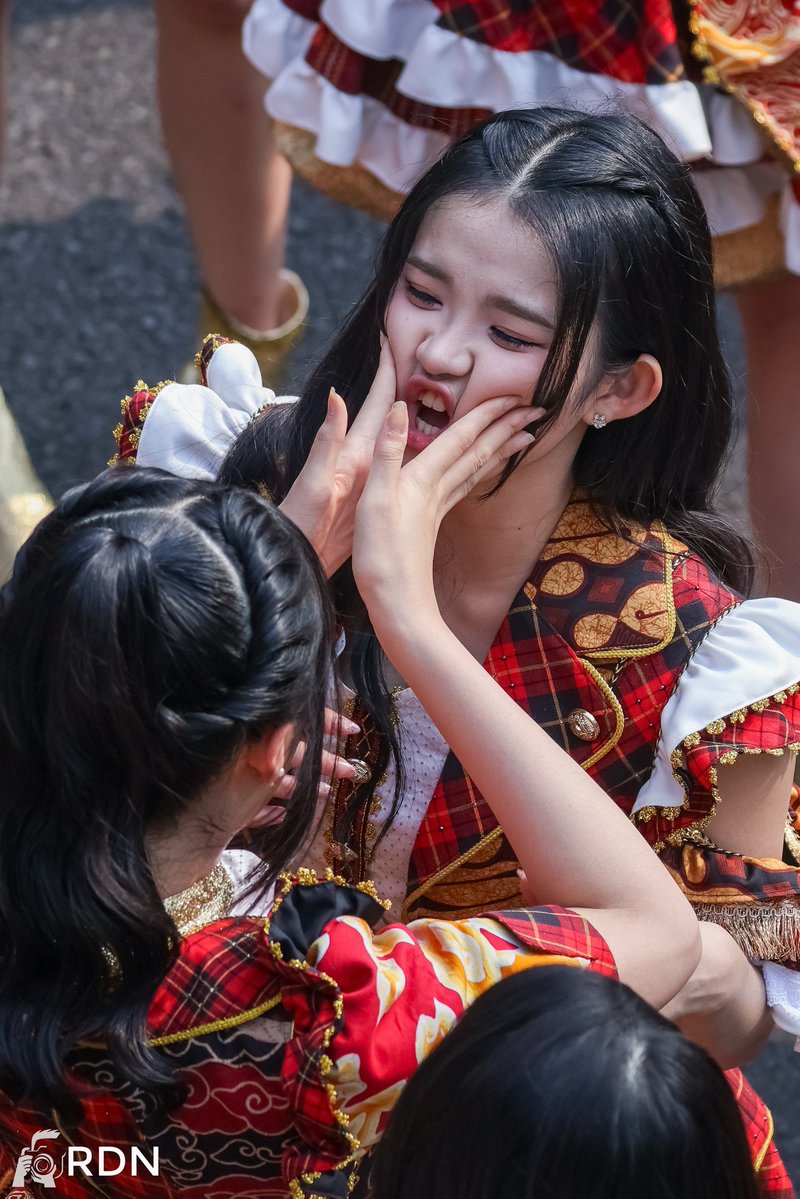 inimincoy's tweet photo. Gua juga mau unyel-unyel pipi cerine gitu 😫🤏🏻

Ngambil antriannya dimana ya ini ??? https://t.co/Iaoq7H5WCs