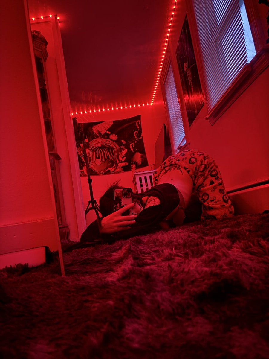 BarbieVibes_mat's tweet photo. Its the red light effect don't ask y https://t.co/UffWqkZ9Dq