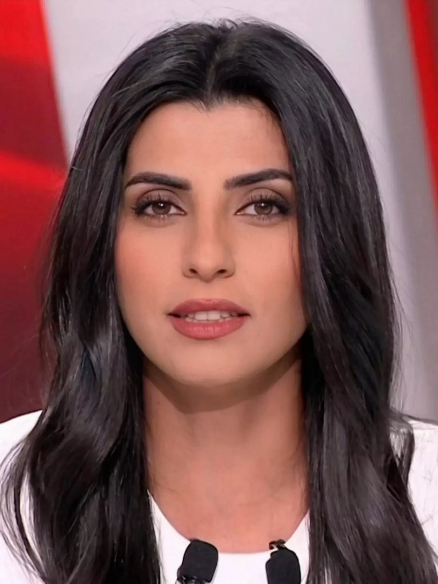 zezoaliraqi150's tweet photo. لارا نبهان مذيعة قناة الحدث ❤️❤️ https://t.co/Sw6vpAZq0Q