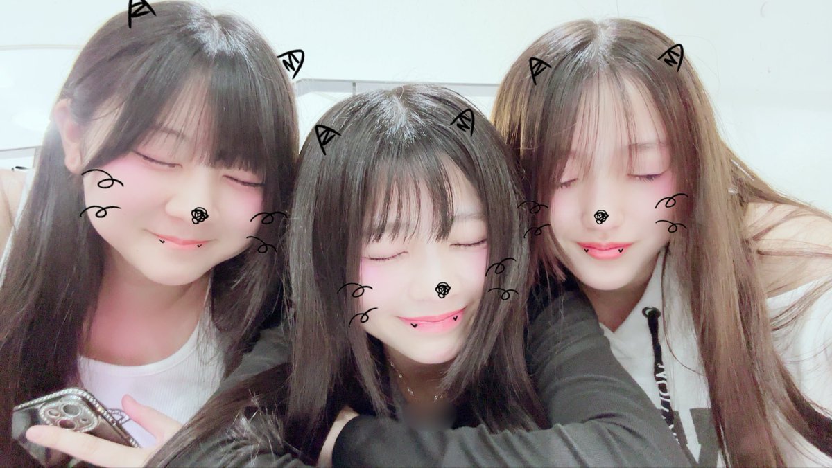 sopro_mio's tweet photo. こんにちはーーー🍀

この前かりんとあやさと喫茶店に行ってきました> ·̫ <♩
お店の雰囲気とっても素敵だった✨️✨️✨️
クリームソーダもオムライスももう1回食べたいぐらい美味しかったですっ✮ https://t.co/VUbulJgz6T