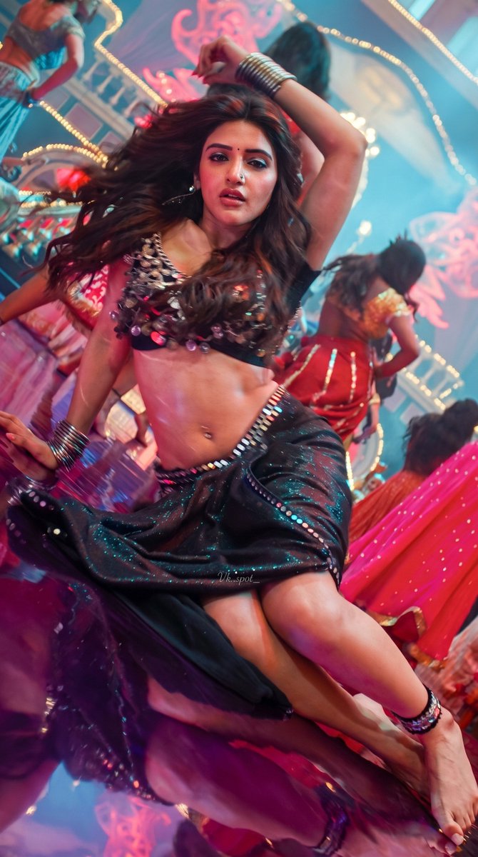 glamverse_x's tweet photo. Kissik 🥵🥵🥵
#sreeleela https://t.co/YulyAai2Sd