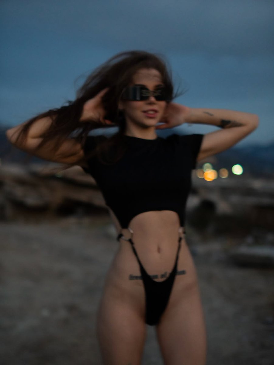 TiboomNM's tweet photo. it was fucking windy that day https://t.co/r9W585m0gF
