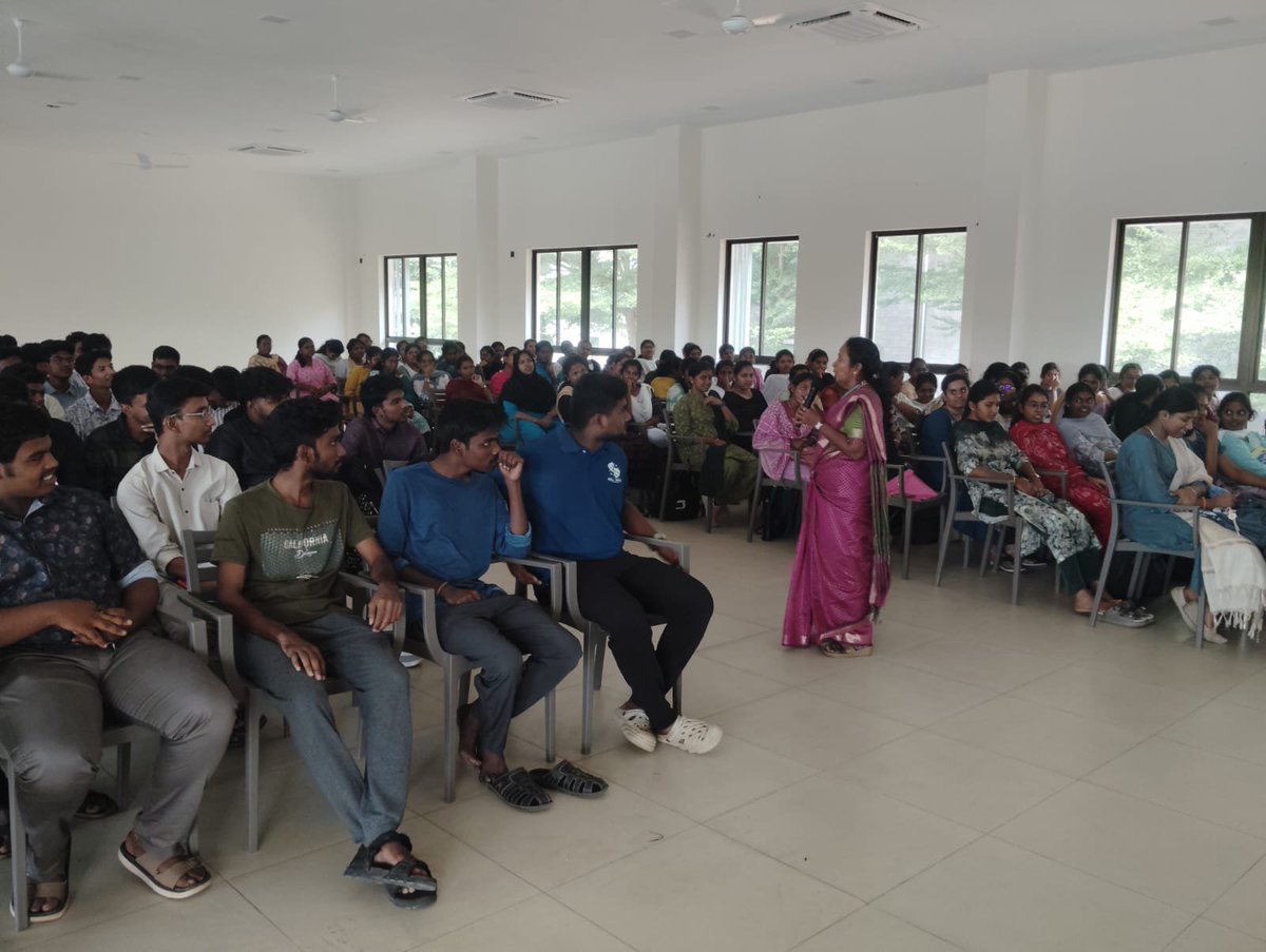 NYKErode's tweet photo. Nasha mukt yuva Campaign program organised at Kumaraguru Institute of Agriculture 

#nashamuktyuva https://t.co/CX7jmckpT0