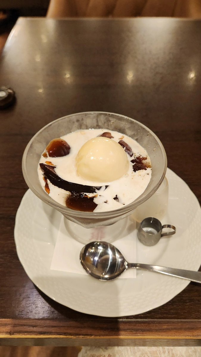 mimimi27054's tweet photo. カフェなう😏 https://t.co/T0kJY3PWbK