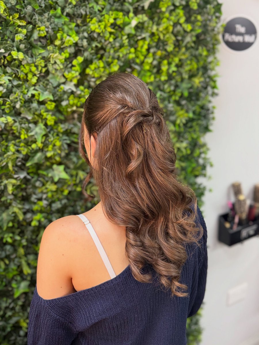 SabrinaMezwek's tweet photo. Prom Hair ❤️
Your Hair, Our Passion ❤️ https://t.co/J7h0lpxskD