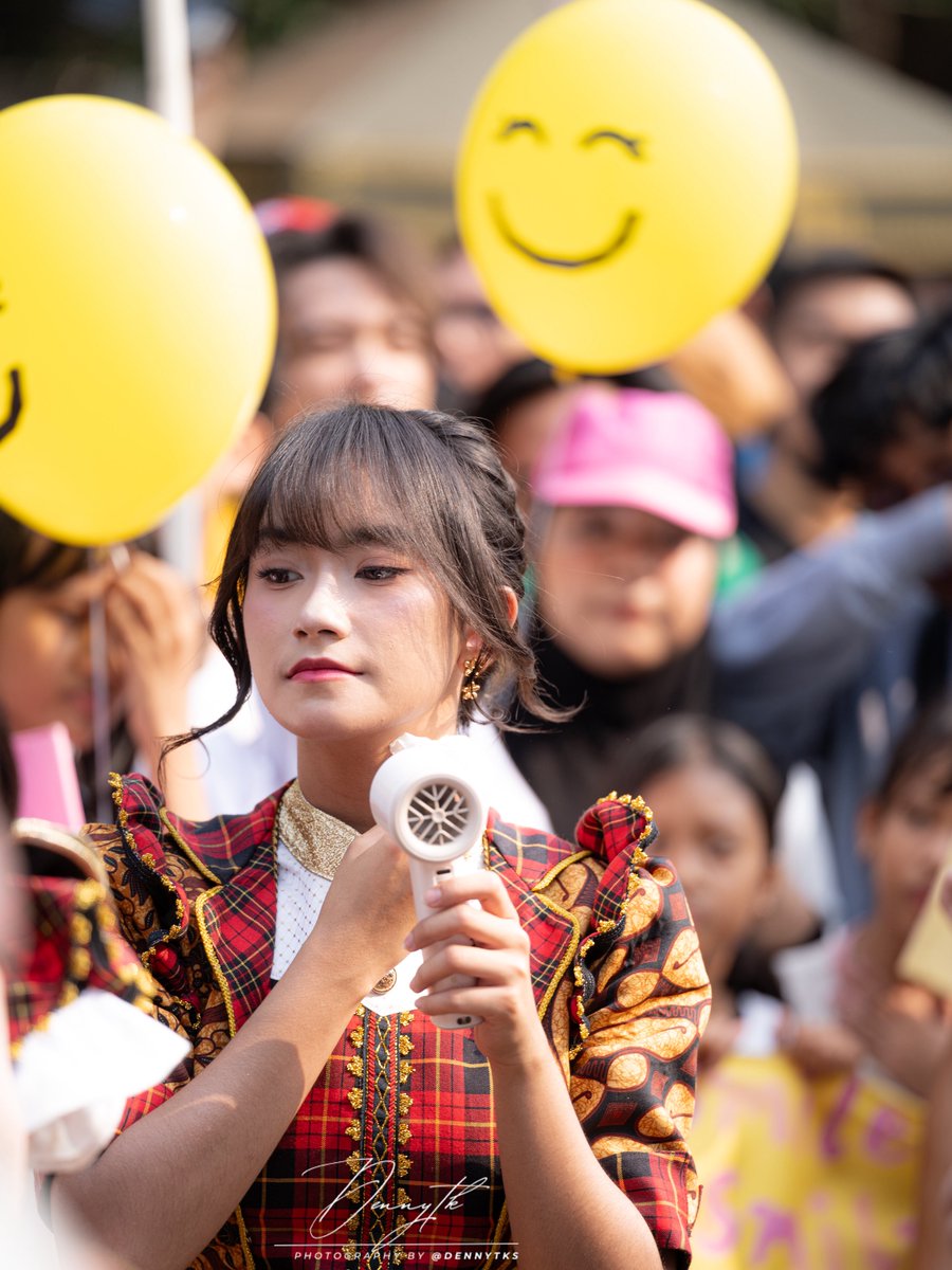 Dennytks's tweet photo. Ayo Senyumlah! 🥰 @Freya_JKT48 

200926 || Shooting MV Ayo Senyumlah! 

#Dennytk #DtkShoot https://t.co/OniN41O2az