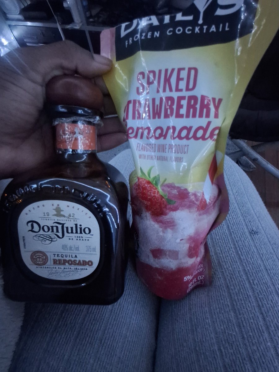 crazyasslele's tweet photo. Drunk n high is a good feeling yall https://t.co/UvpAam7Q4g