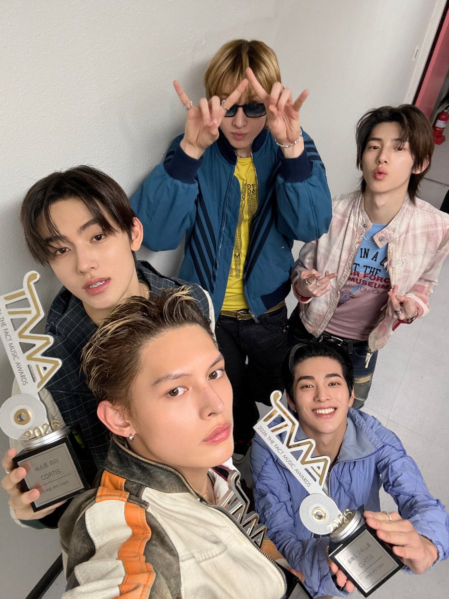 zhaoyufancokr's tweet photo. [260919] #CORTIS #코르티스 Instagram Update

“thank you and love you, coer ❤️‍🔥 
Record of the Year · Artist of the Year · Next Leader at TMA 2026 🏆🏆🏆” https://t.co/8qggQg5aKC