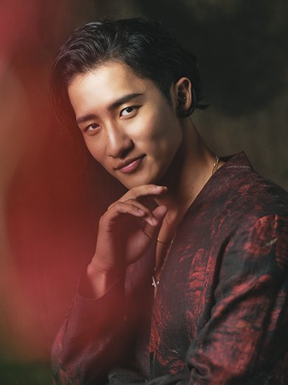 GEKKAN_TVGUIDE's tweet photo. 発売中の #月刊TVガイド 10月号＆
9/24(木)発売の月刊TVガイド11月号にて、
#岩本照 さん が2号連続表紙＆
巻頭に登場✌
#SnowMan

2号連続は本誌初✨
10月号では、黒×赤のジャケットスタイルで
眼差しに引き込まれる
クール＆ビューティーなテイスト、
11月号では、白のタンクトップ＆
黄緑のパーカーで笑顔あふれる
ナチュラルなテイストで撮影しました📸
主演ドラマ「#真田十勇士 
SHADOWS OF THE TEN NINJA」
のお話もたっぷりと🥷
2号とも要チェックです📕📗

発売中の10月号のご購入は⏬
https://t.co/MGg5v1C6ey

9/24(木)発売の11月号のご予約は⏬
https://t.co/GGIYBh304E

@sanada10ninja
@SN__20200122