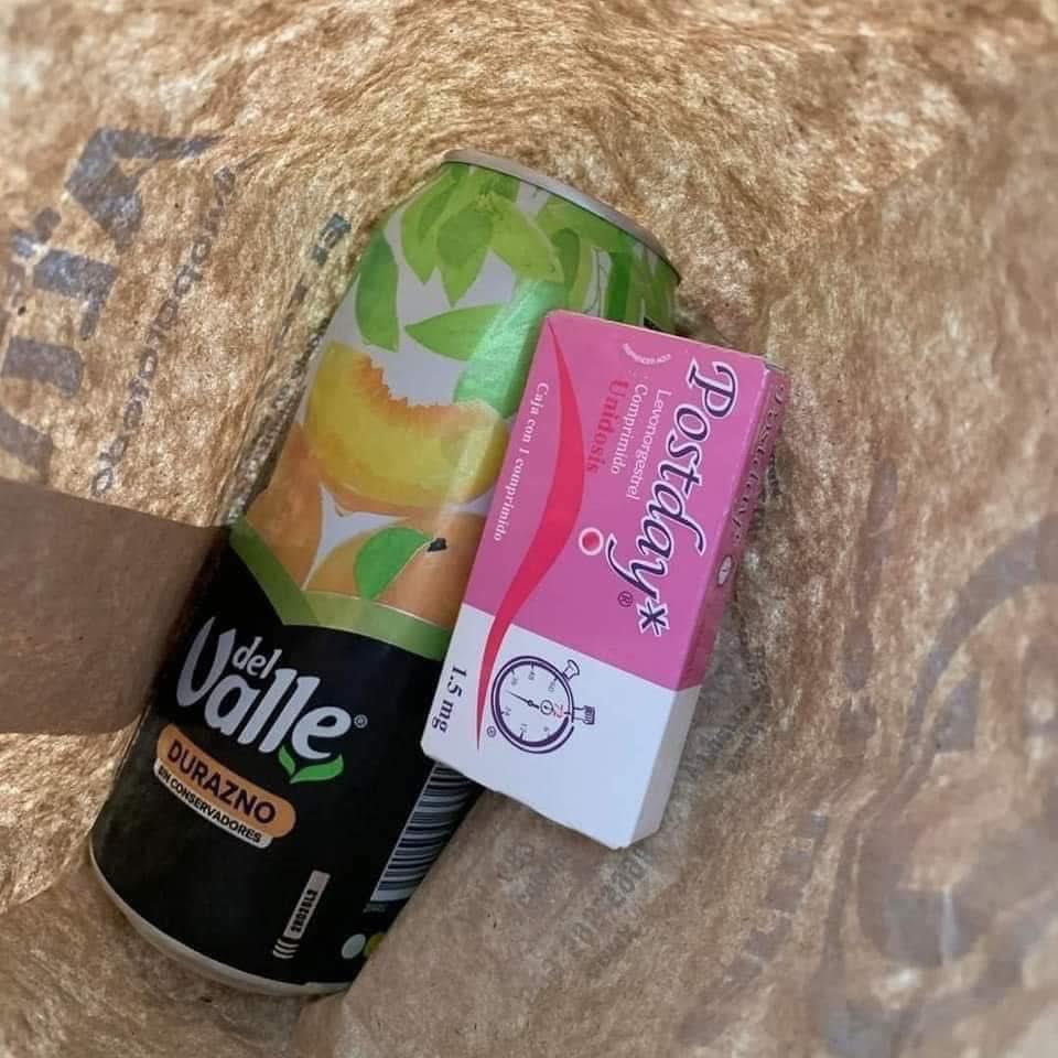 PediaNu's tweet photo. El cirujano casado llevándole el desayuno a su bella interna https://t.co/zXKi0d30Kt